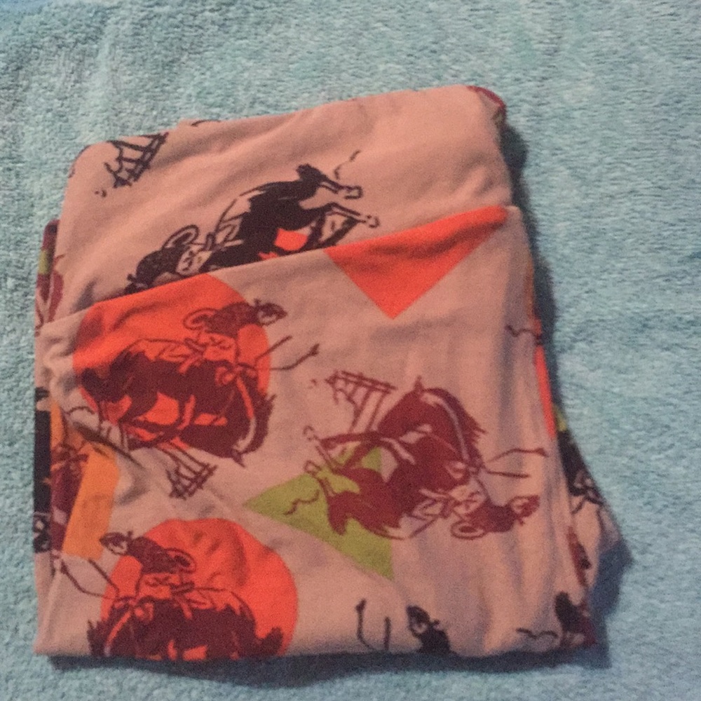 Tall and Curvy LuLaroe leggings
